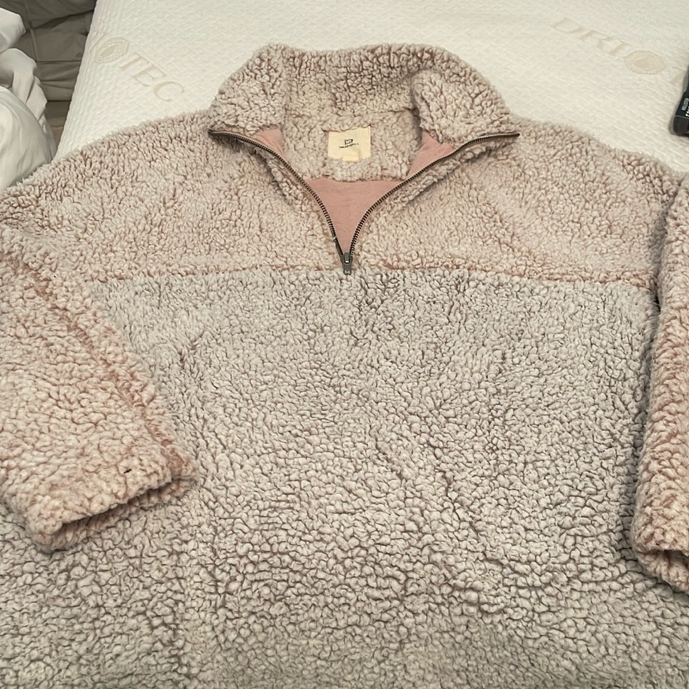 Fuzzy quarter zip with pockets!